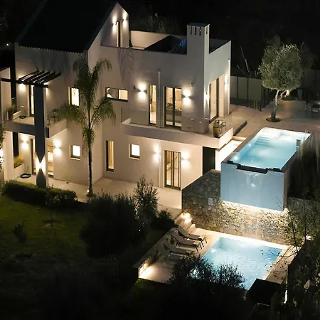 Magnificent Crete 4 Bedrooms Anthos Two Large Private Pools Jacuzzi Bbq Close To The Rethymno Prinos (Crete)